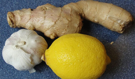 Natural Drink to Cure for Clogged Arteries - Lemon Ginger Garlic